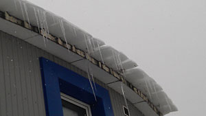 Крыша без снегозадержателей